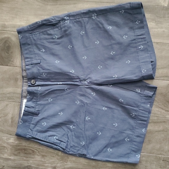 2/$40 💕 NWOT Mens Shorts - Picture 1 of 5